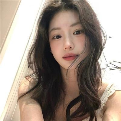 在相亲节目上闪婚五十岁霸总